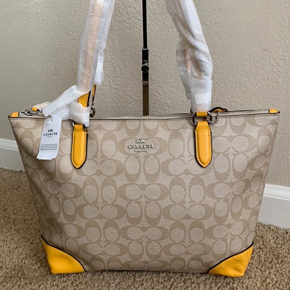 Coach - Picture 2 of 12